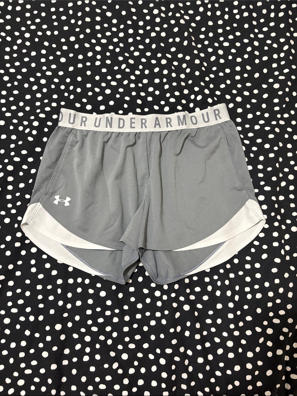 Under Armour UA Play Up 3.0 Shorts for Ladies Size Medium Gray and White